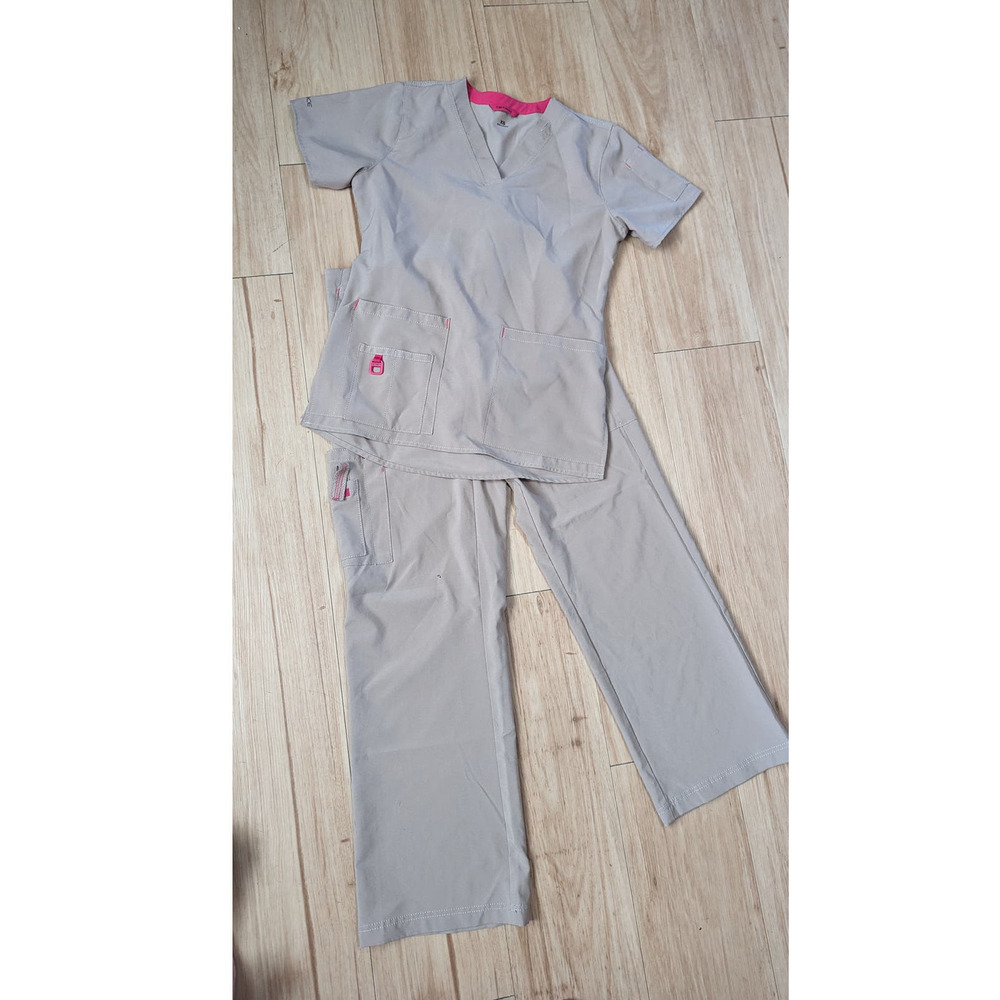 Women's Carhartt G-force scrub set + coral scrub top. size XS